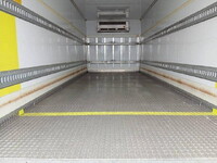 ISUZU Forward Refrigerator & Freezer Truck 2RG-FRR90T2 2022 333,650km_11