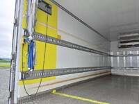 ISUZU Forward Refrigerator & Freezer Truck 2RG-FRR90T2 2022 333,650km_13