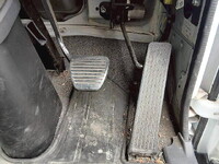 ISUZU Forward Refrigerator & Freezer Truck 2RG-FRR90T2 2022 333,650km_17