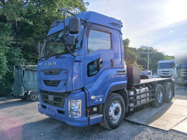 Giga Trailer Head_1