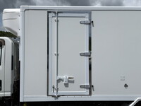 ISUZU Elf Refrigerator & Freezer Truck TPG-BMR85AN 2018 196,000km_9