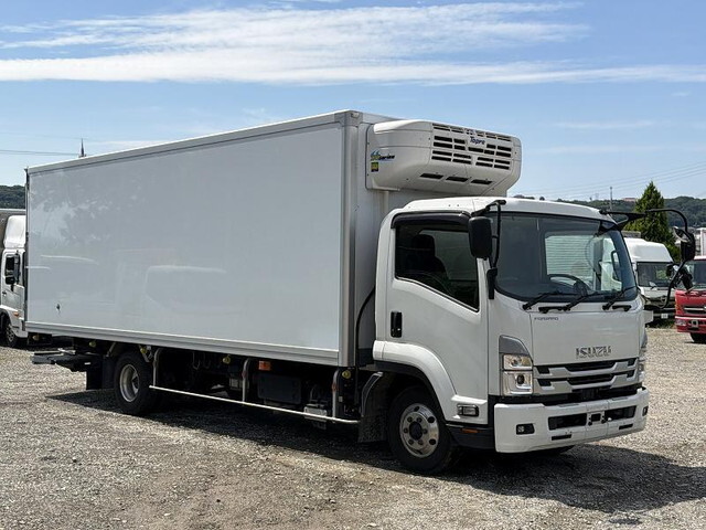 Forward Refrigerator & Freezer Truck_1