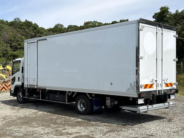 Forward Refrigerator & Freezer Truck_2