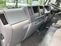 ISUZU Elf Aluminum Van TRG-NJR85AN 2018 116,933km_32