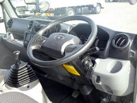 TOYOTA Dyna Double Cab 2KG-XZU685 2021 49,000km_31