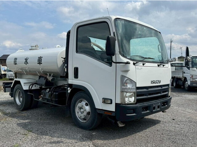 Elf Sprinkler Truck_1