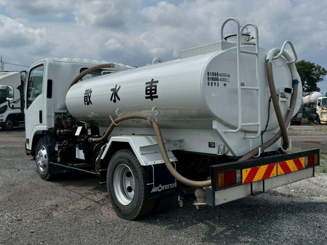 Elf Sprinkler Truck_2