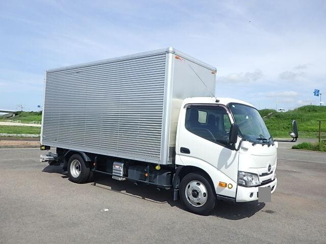 Dutro Aluminum Van_1