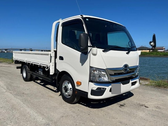 HINO Dutro Flat Body 2WG-XZU713M 2026 1,000km