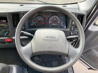 ISUZU Elf Double Cab TRG-NPR85AR 2016 39,470km_18