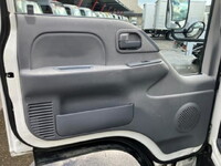 ISUZU Elf Bottle Van TRG-NJR85AN 2015 84,000km_38