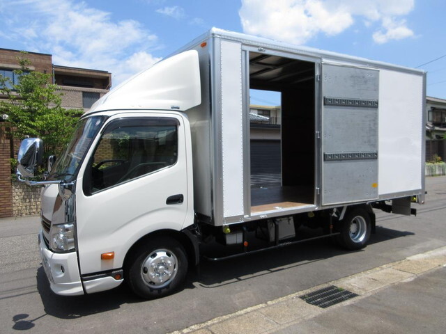 HINO Dutro Panel Van TKG-XZU712M 2017 215,000km