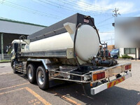 UD TRUCKS Quon Tank Lorry LKG-CD5YL 2011 565,920km_2
