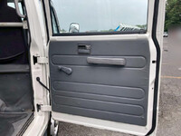 ISUZU Elf Double Cab TKG-NHR85A 2014 94,768km_26