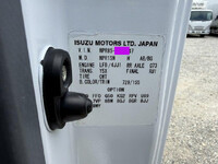 ISUZU Elf Aluminum Van TRG-NPR85AN 2016 390,651km_40