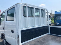 ISUZU Elf Double Cab TRG-NHS85A 2015 52,174km_11