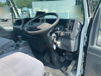 ISUZU Elf Double Cab TRG-NHS85A 2015 52,174km_20