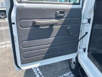 ISUZU Elf Double Cab TRG-NHS85A 2015 52,174km_30