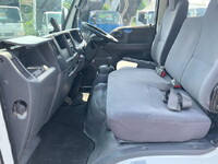 ISUZU Elf Double Cab TRG-NHS85A 2015 52,174km_34