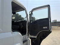 ISUZU Giga Aluminum Wing QPG-CYJ77B 2017 465,400km_32