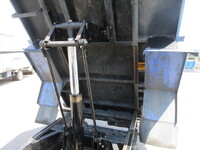 Others Others Deep Dump ABF-TRY220 2011 276,115km_26