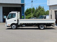 HINO Dutro Flat Body 2RG-XZU712M 2022 46,000km_3