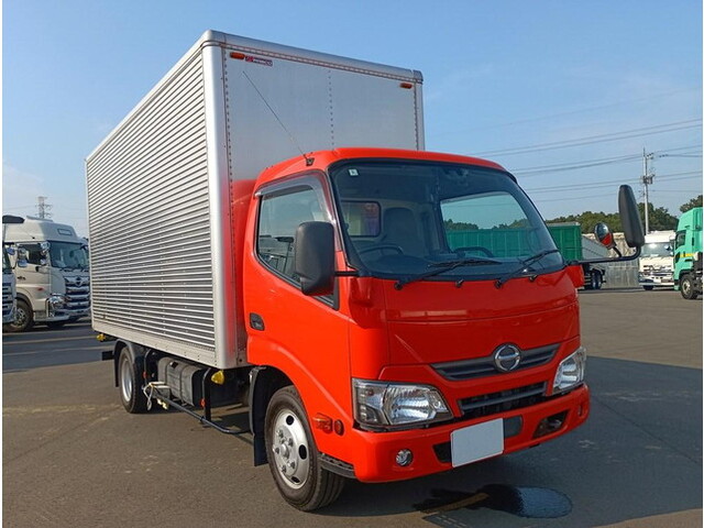 Dutro Aluminum Van_1