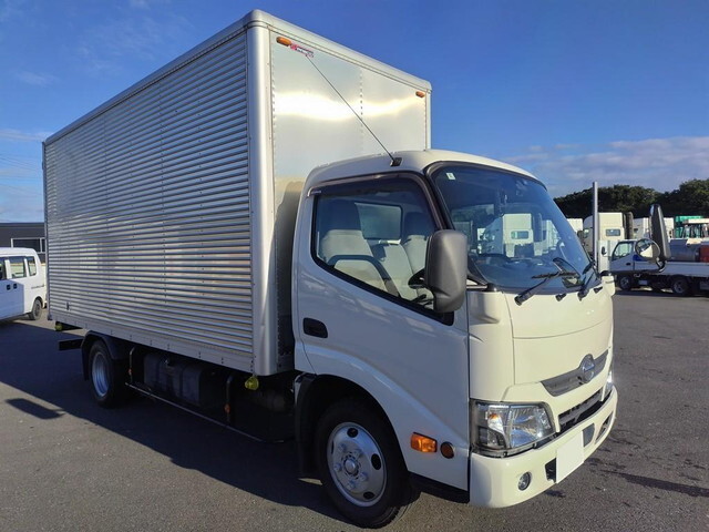 Dutro Aluminum Van_1