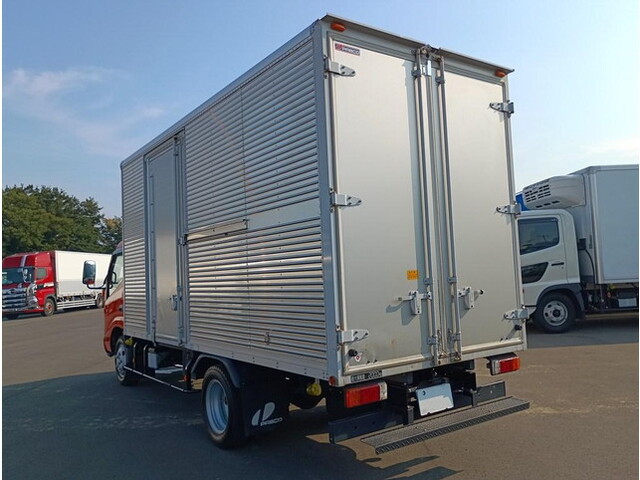 Dutro Aluminum Van_2