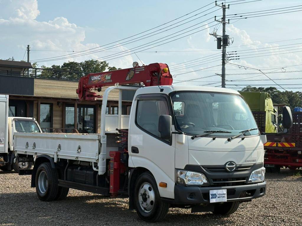 Dutro Truck (With 4 Steps Of Cranes)_2