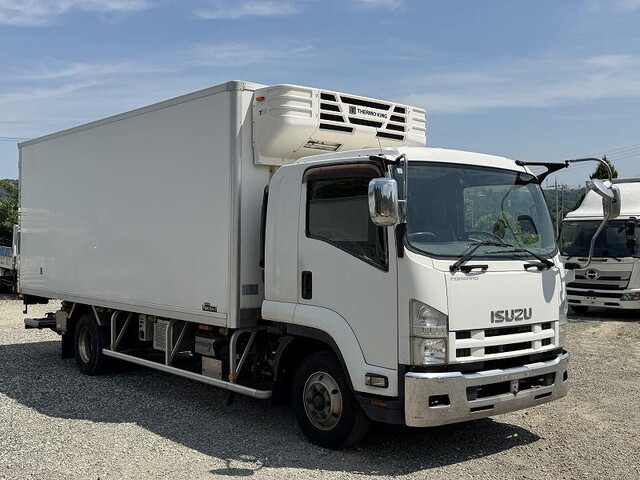 Forward Refrigerator & Freezer Truck_2