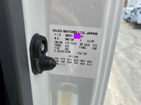 ISUZU Elf Aluminum Van TRG-NMR85AN 2015 133,100km_26