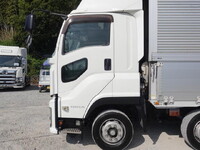 ISUZU Giga Aluminum Wing QKG-CYJ77B 2016 960,000km_9