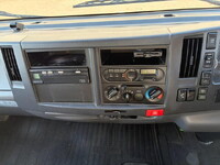 ISUZU Elf Aluminum Van TRG-NPR85AN 2017 355,897km_35