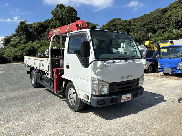 Elf Truck (With 4 Steps Of Cranes)_2