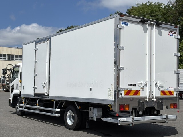 Forward Refrigerator & Freezer Truck_2