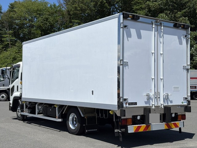 Forward Refrigerator & Freezer Truck_2