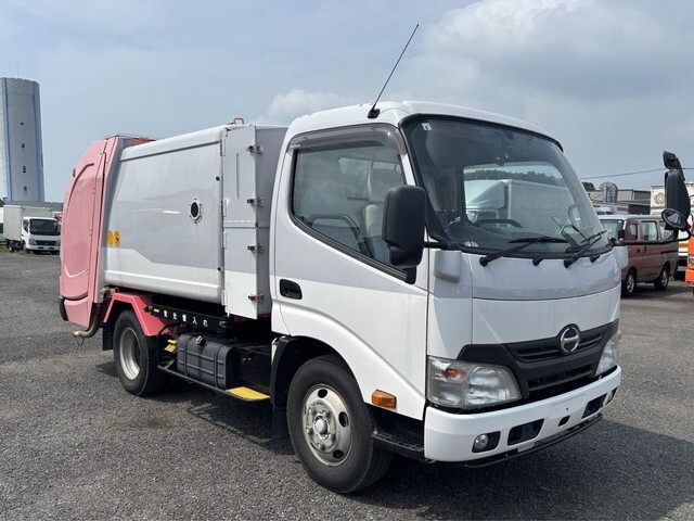 Dutro Garbage Truck_1