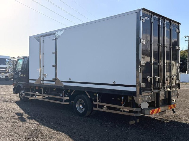 Fighter Reefer Van_2