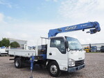 Elf Truck (With 3 Steps Of Cranes)
