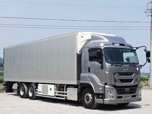 Giga Refrigerator & Freezer Truck_1
