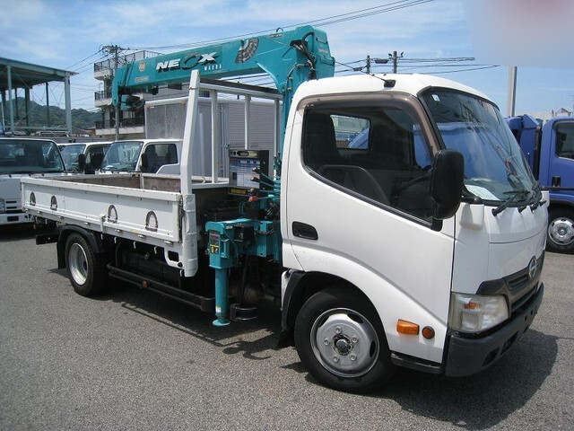 Dutro Truck (With 4 Steps Of Cranes)_1