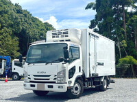 ISUZU Elf Refrigerator & Freezer Truck 2RG-NPR88YN 2020 143,620km_1