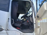 UD TRUCKS Quon Trailer Head 2PG-GK5AAB 2021 370,000km_11