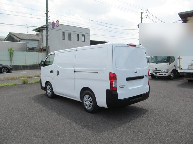 Caravan Refrigerator & Freezer Truck_2