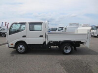 HINO Dutro Double Cab 2DG-XZU685M 2024 782km_8