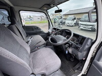 ISUZU Elf Double Cab TRG-NHR85A 2018 142,696km_18