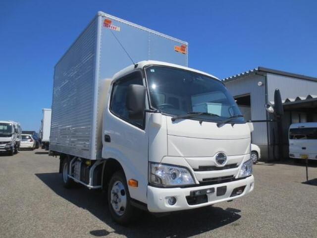Dutro Aluminum Van_1