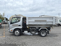 HINO Dutro Container Carrier Truck 2RG-XZU605M 2022 21,385km_5