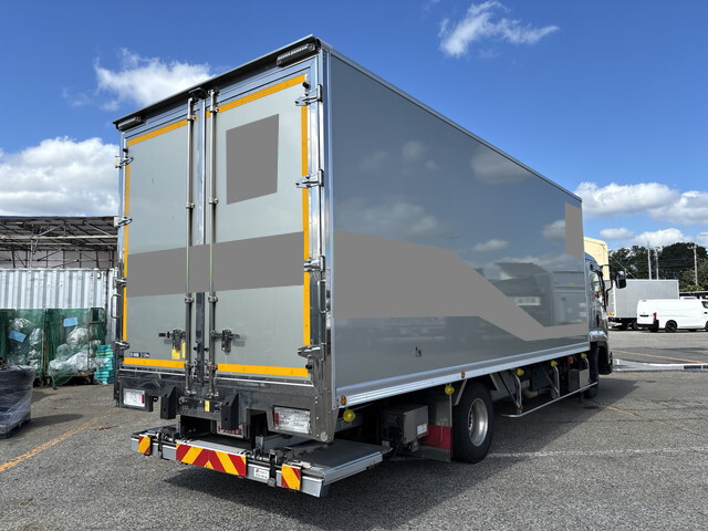 Forward Refrigerator & Freezer Truck_2